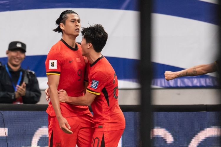 足球报：国足与U23国足合练有助更多了解U23国脚，基本放弃东盟杯