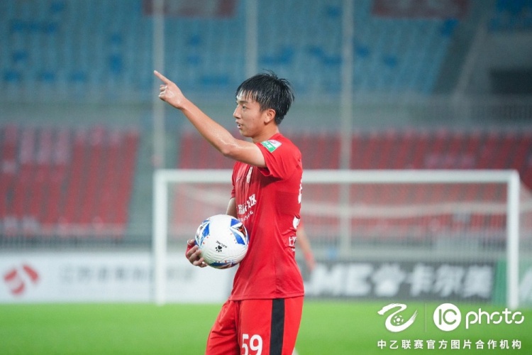 中乙联赛第九轮 ，上海海港富盛经开队1-0山东泰山B队